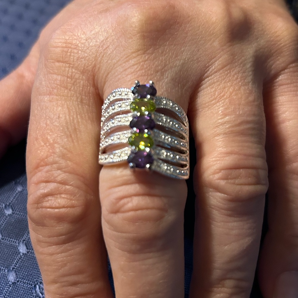 Elegant Green and Purple 925 Ring with Silver Accents
